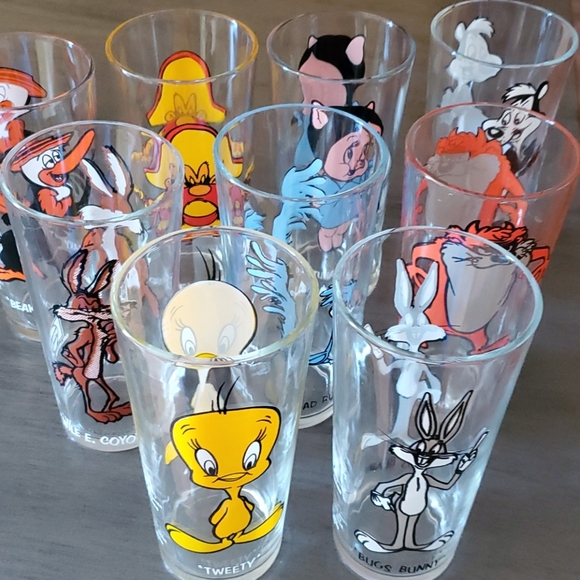 Warner Bros. Other - 1973 Looney Tunes Drinkware Collection